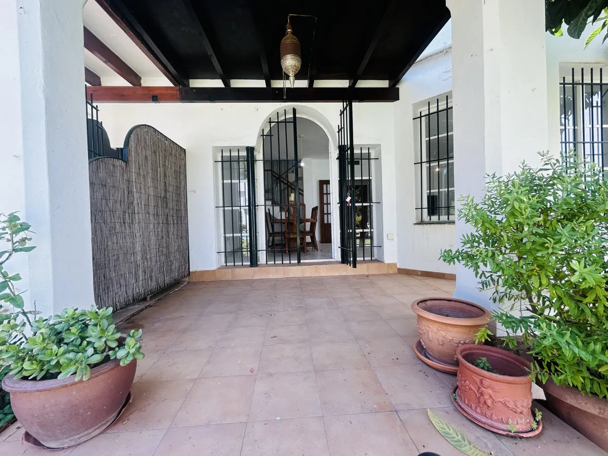 52796590-a4f1-4d9d-b769-cb1913980022