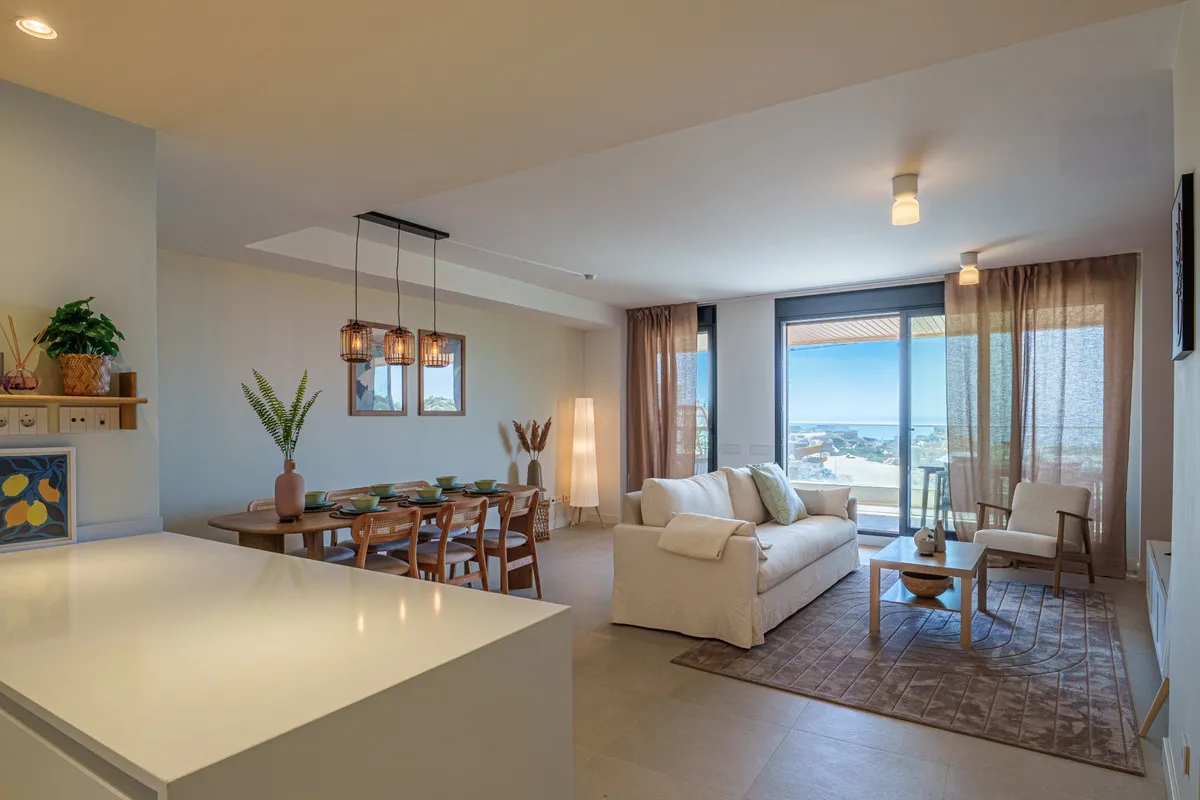 985d8425-cd16-4eaa-af85-5776c45a8c10