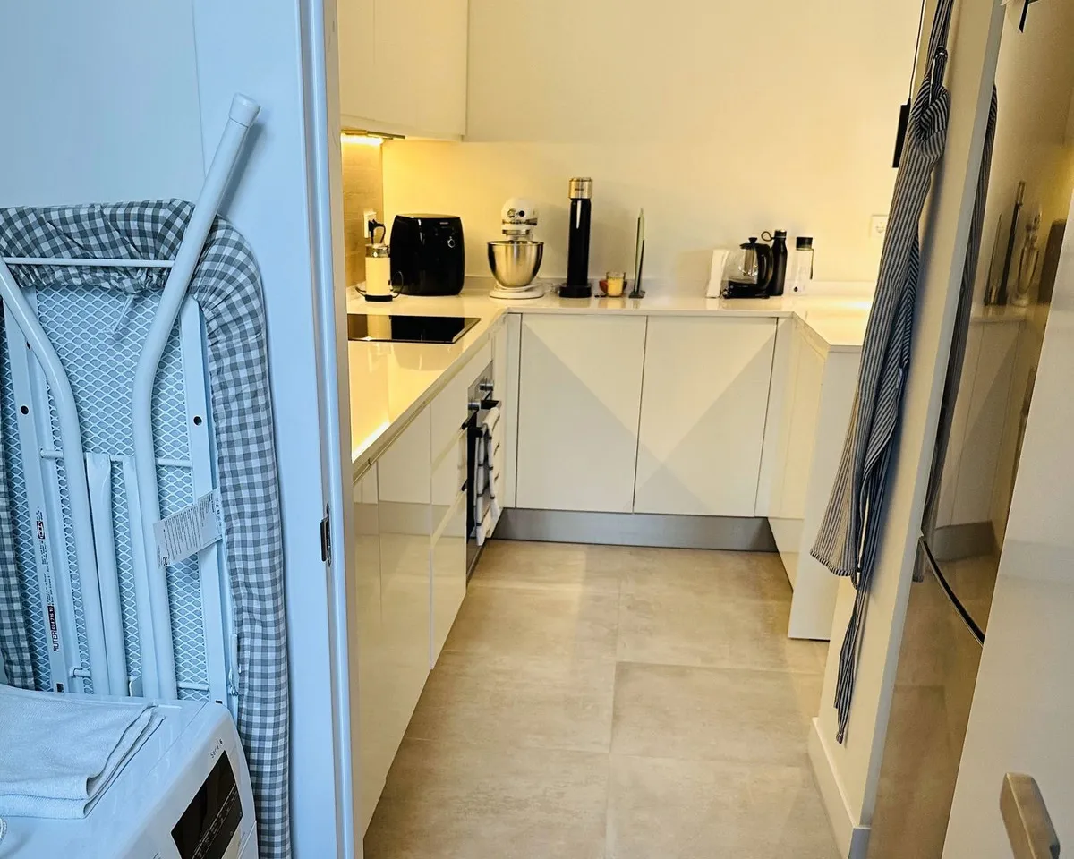 e3b80ac4-a6f2-4b45-830f-7249625b75b5