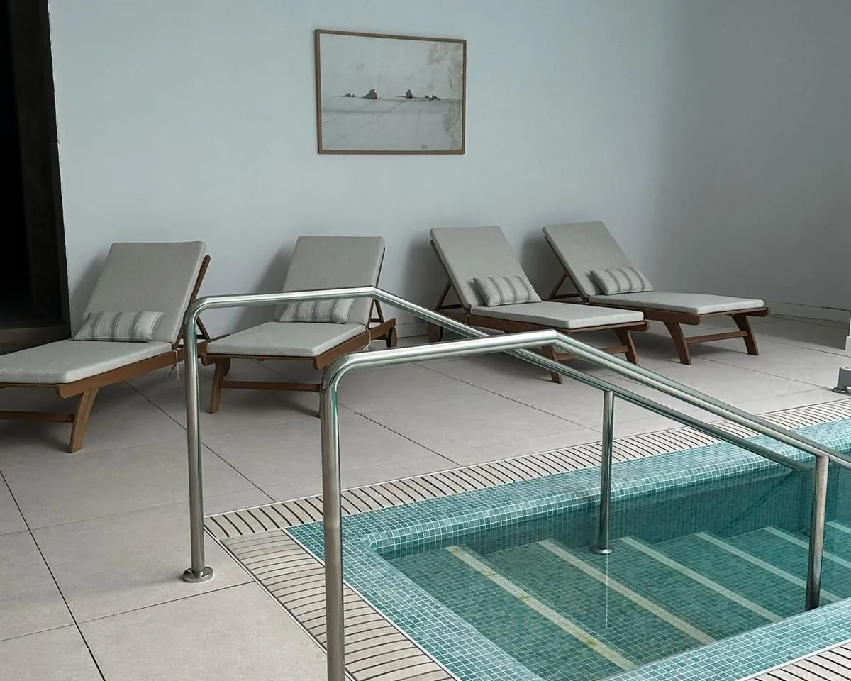 f9e0a528-e986-4b6e-a484-37f0e8ecfd2b