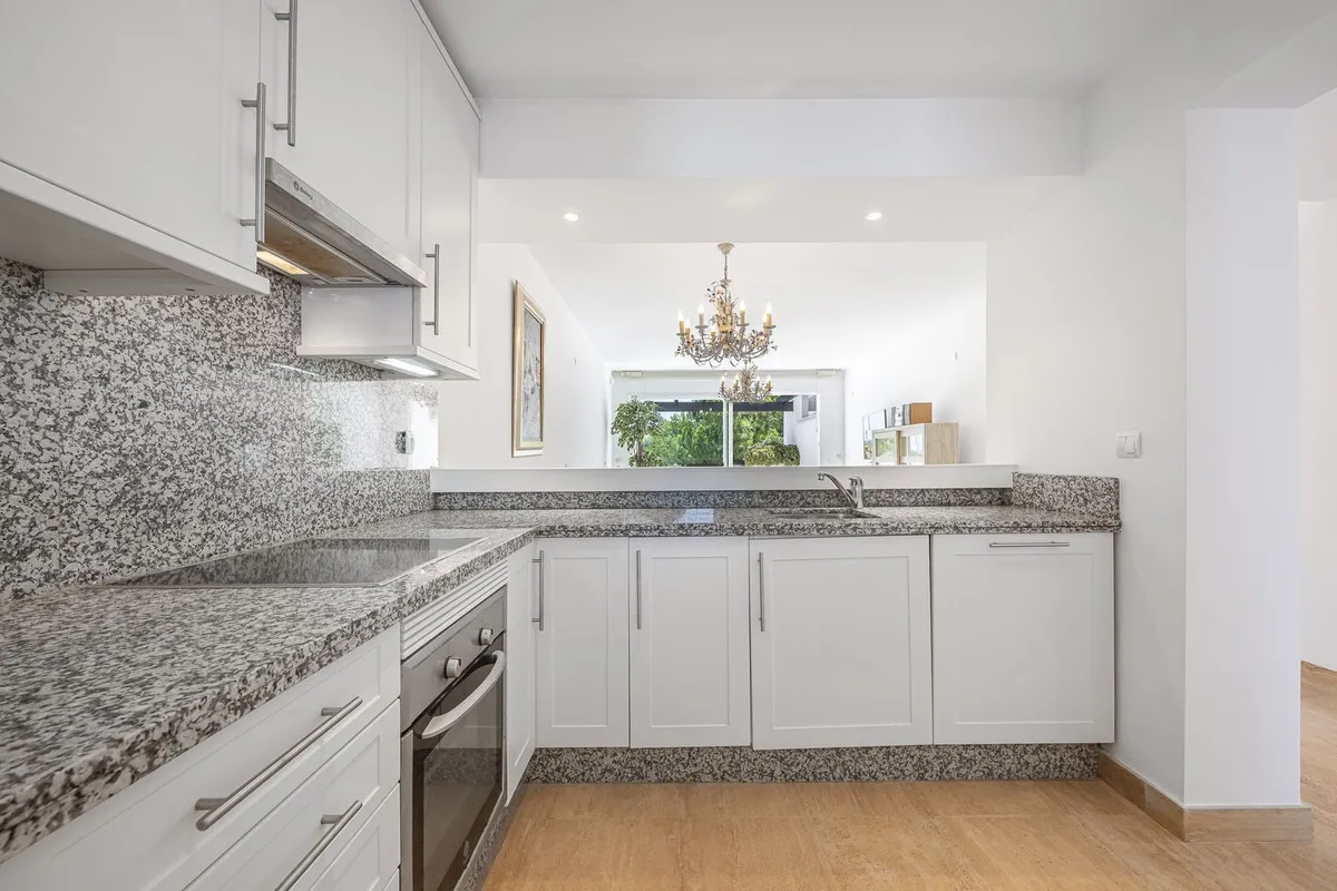 0d663b82-2ca4-4e5e-a5a2-ced29b5aa63b