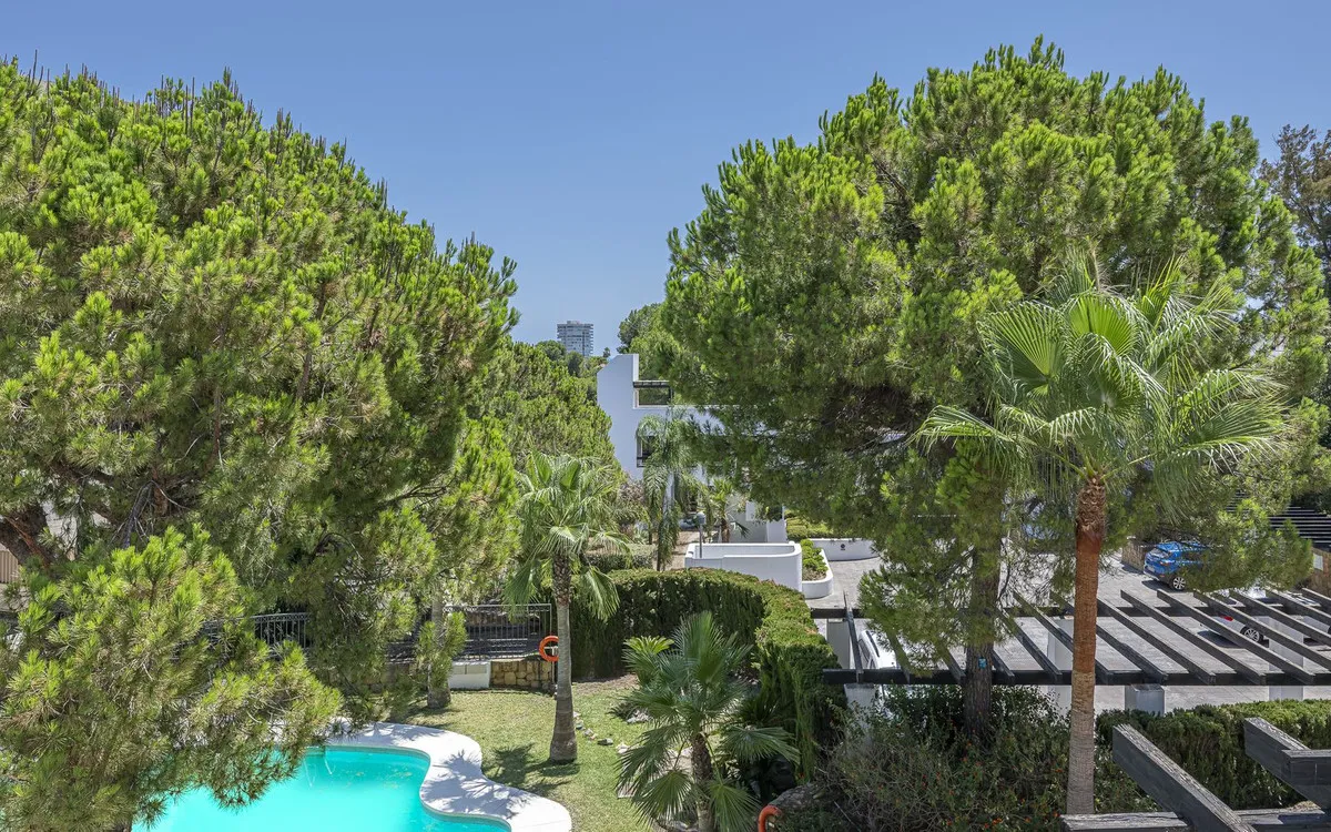 ac93d5a2-34be-40f4-a83d-71f548d30770