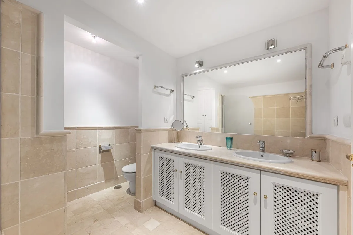 f084a16a-fc7c-40c0-a024-26eb2de59d98