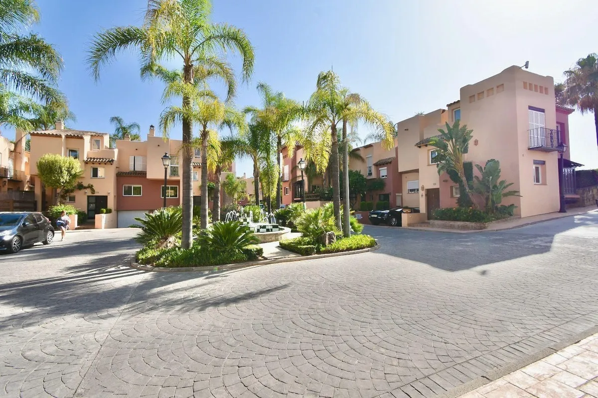 9577081d-0f3a-4e52-9f99-78a9f9db9382