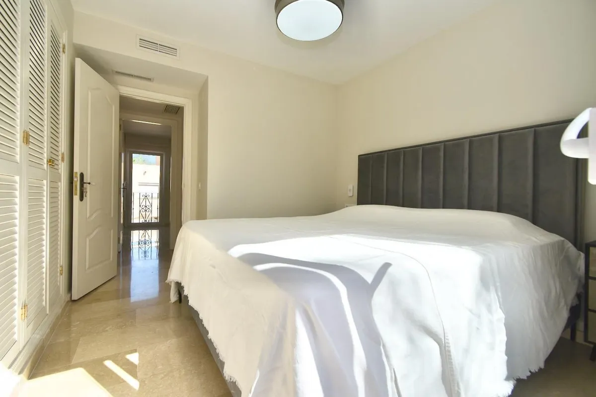 d2131386-aa0e-48c0-8993-877df2bc131b