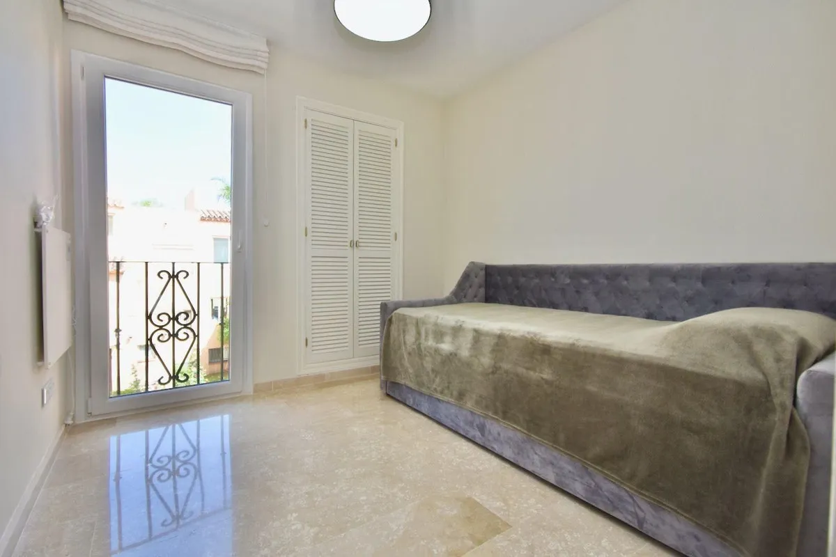 ddfc6803-3d8e-42fd-afef-1f31e6b16f30