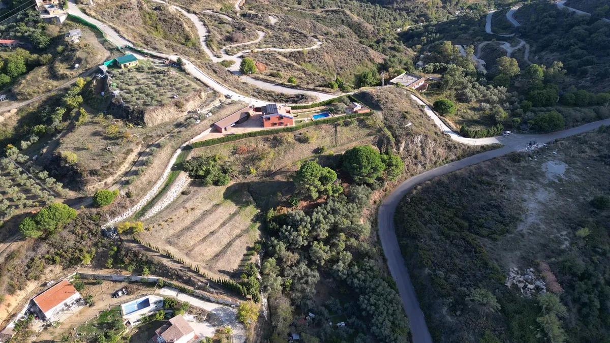 0db1d80a-a400-47b3-aa19-c31a6ff14ef2