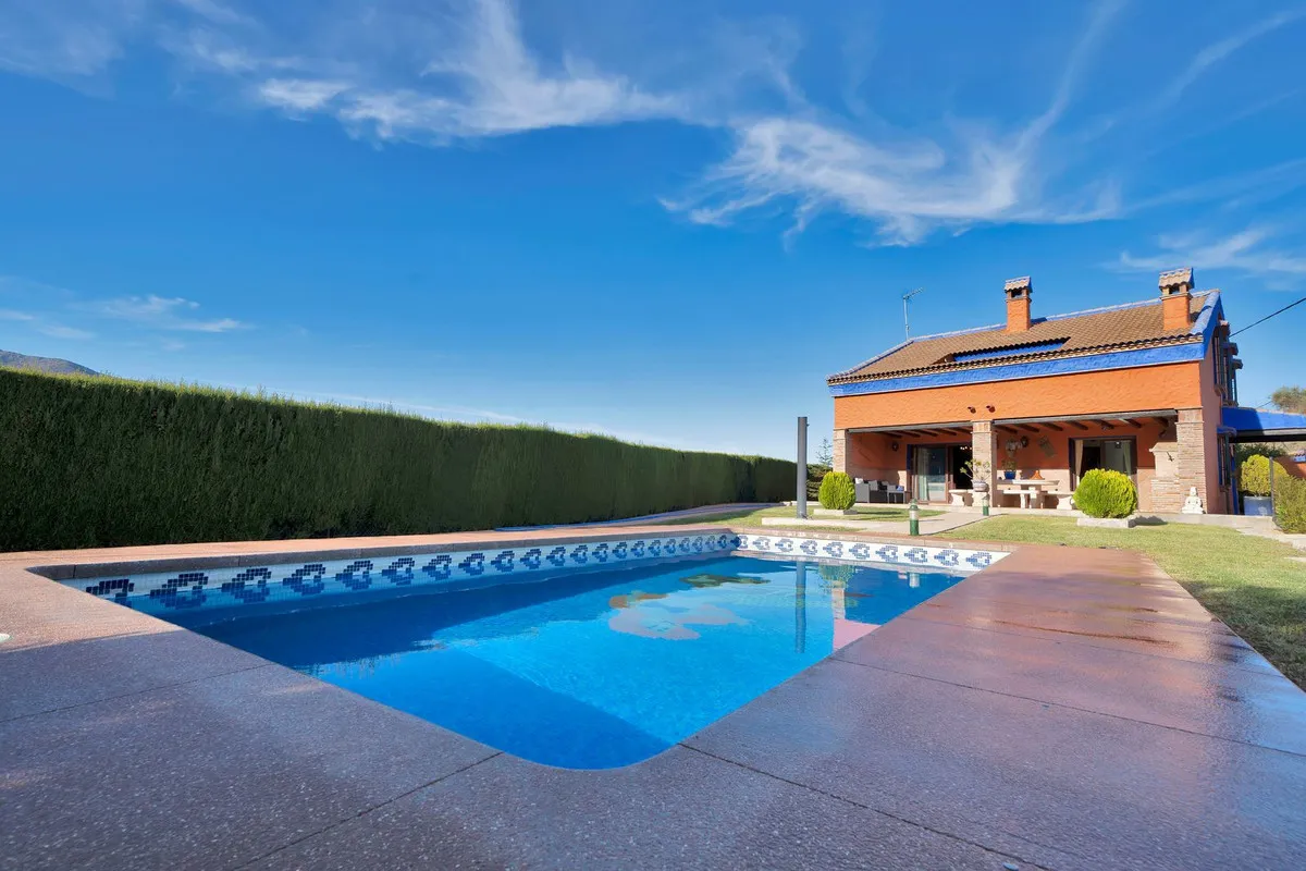 0db27f2b-6e86-46a8-8930-1bfd783708b5