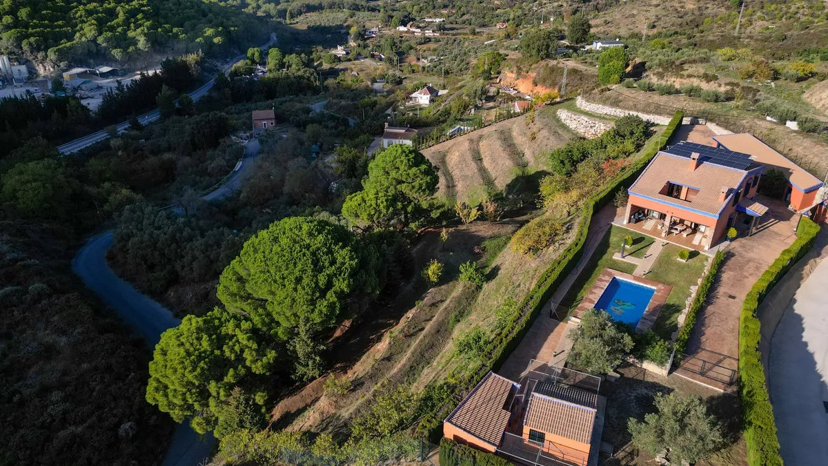 0e5db605-48a4-417a-b3b9-ba24958bbfa9