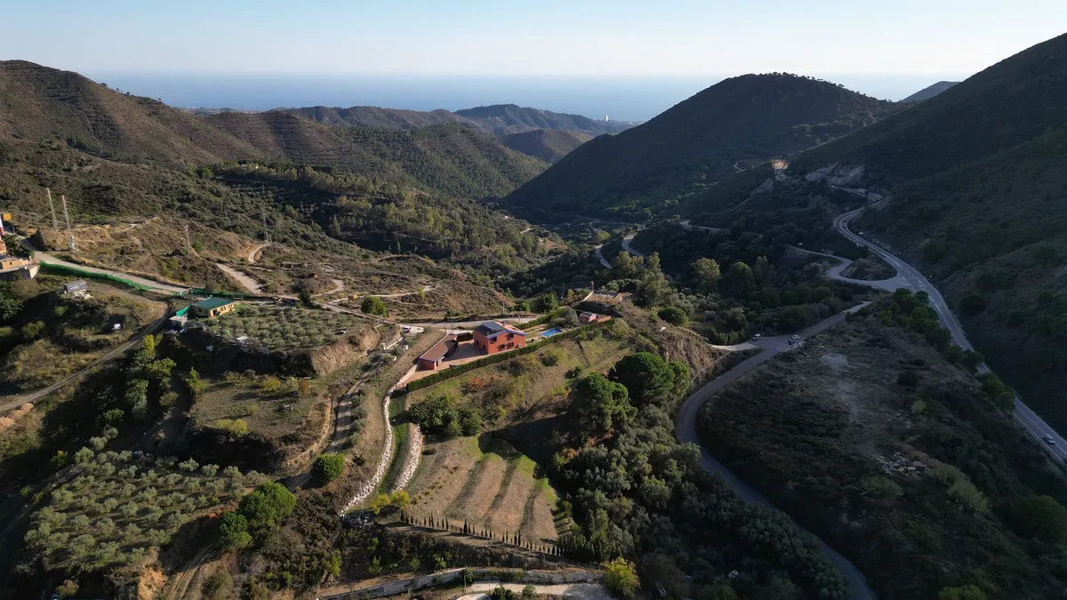 17ca765e-8cce-47e9-84a5-a8e7b1ad513a