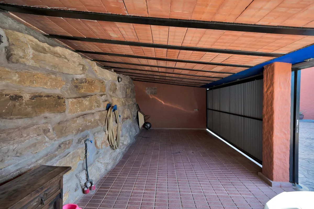 2e4d44b2-9e47-4719-a61d-3f4792e44189