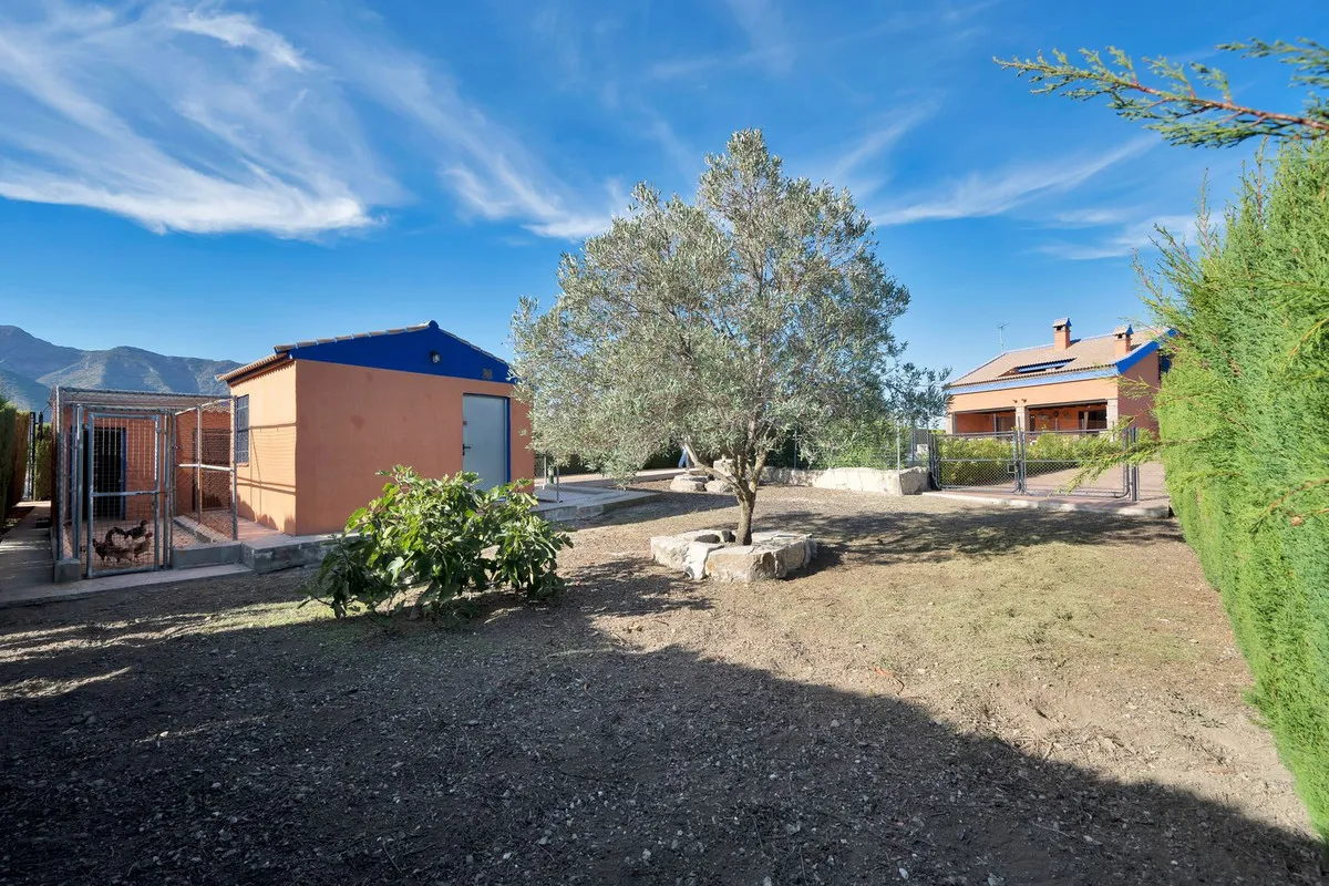 42e8ef6d-69ff-4595-aa5b-16ebaaef1523