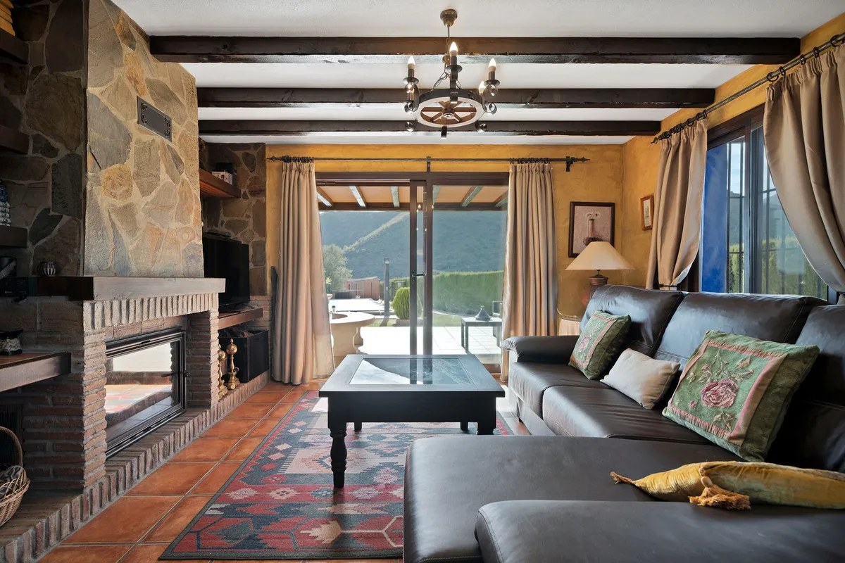 56f36eab-4853-453f-8366-5a90fe8c2605