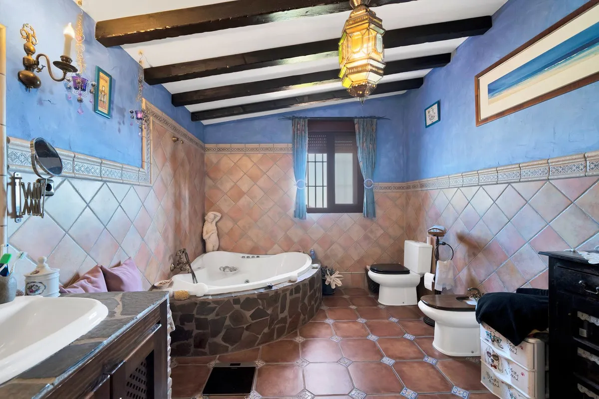 7058b4c0-deb8-4f04-bb8c-a0b65fce4953