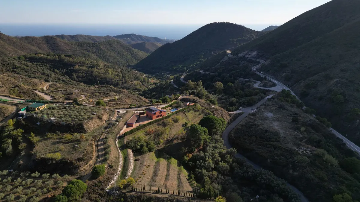 8bcc655d-69c7-4d31-8630-4d36f261415c