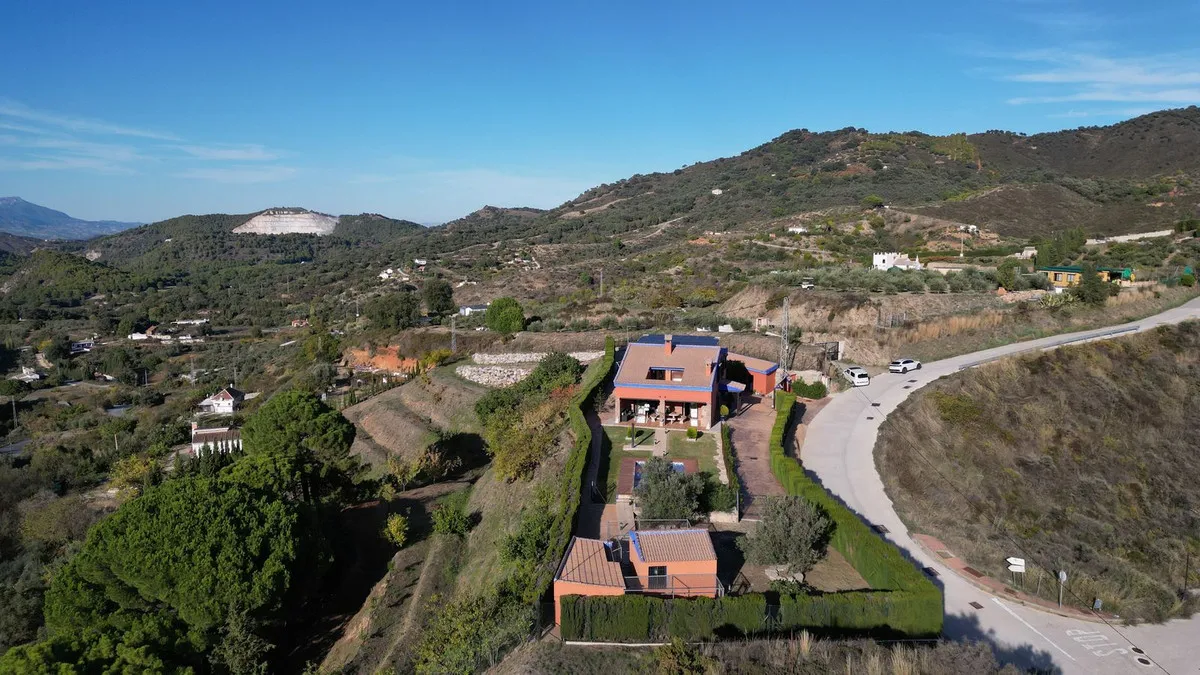 cd8d744a-42fc-45fe-8307-19772f95690a