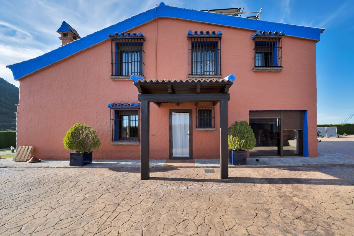 e3d2bbae-1281-4507-a279-78818a5ce608