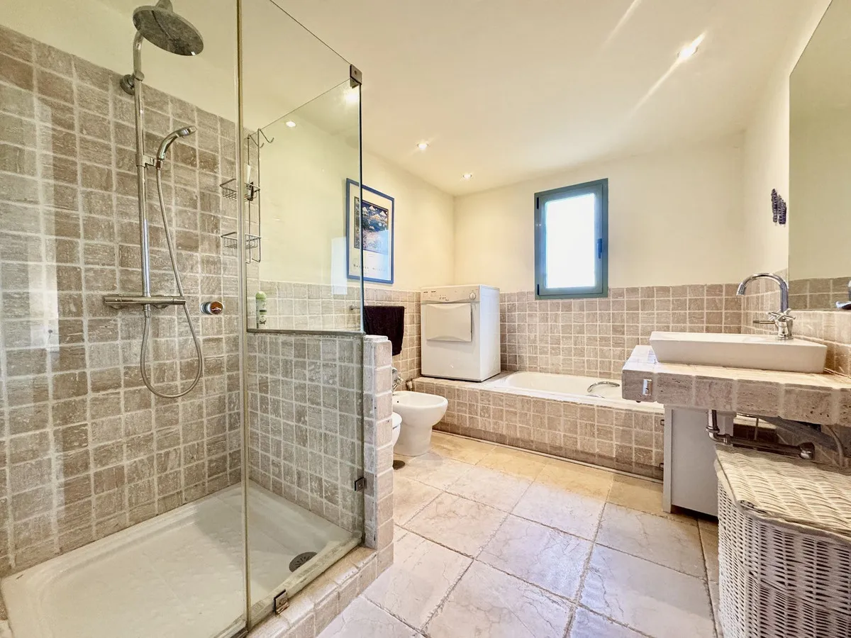 d30849b8-f6c6-4310-b2ef-f57dc3a0c086