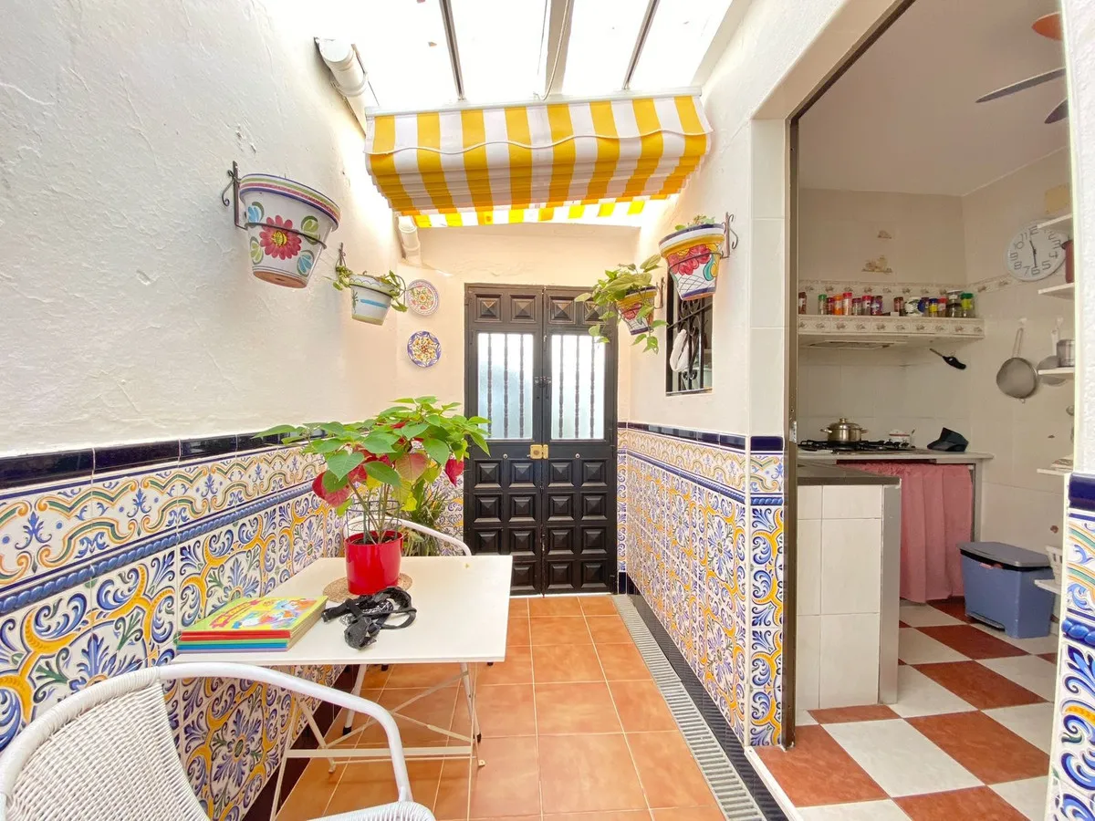 ba4c8aa6-1c7e-4ef6-9ff1-547188ef333e