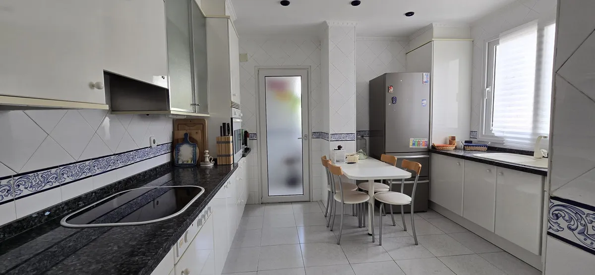 b9a075dd-47d0-4bd4-8f0c-9413999ba255