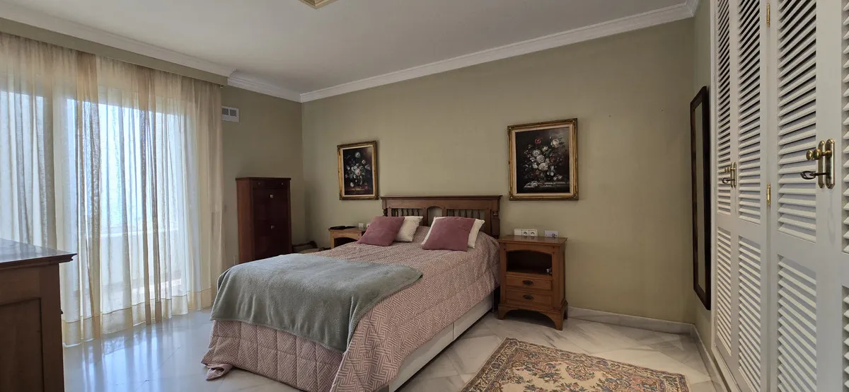 f3b677de-e696-43c1-9b43-e9a7f4d1ce62