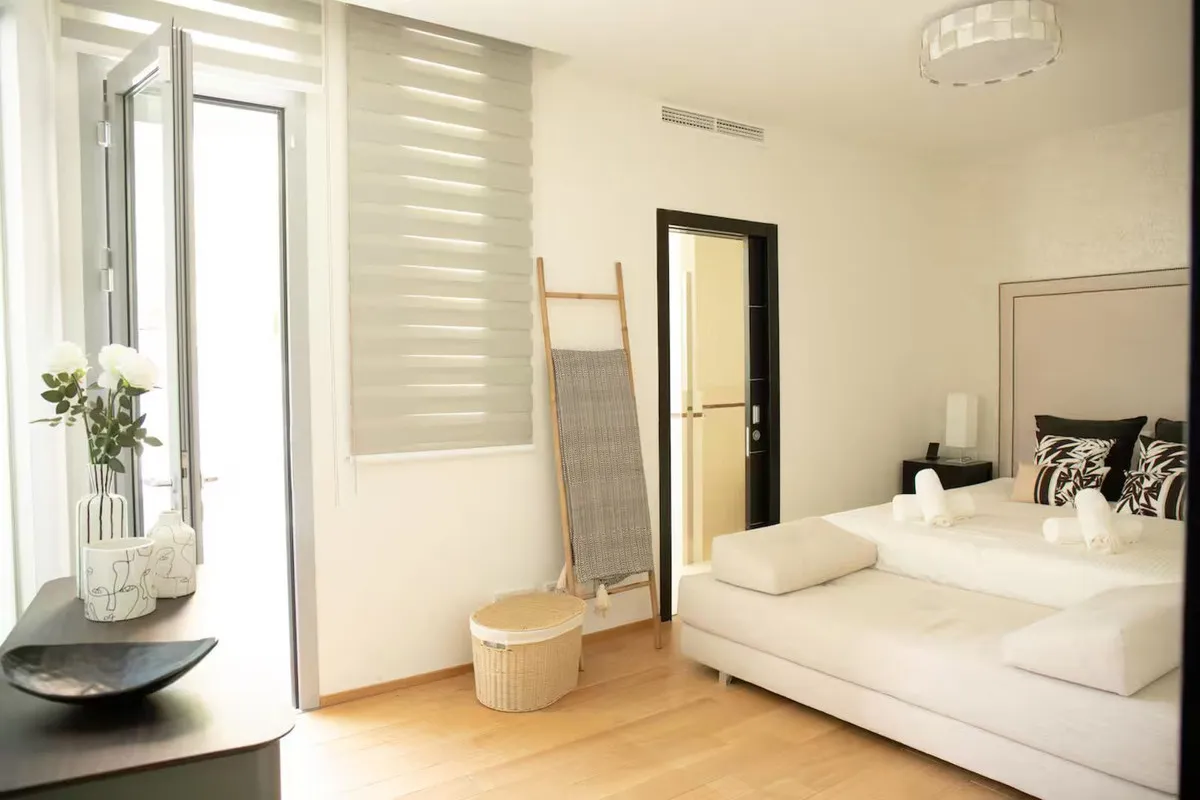 727b0eb0-6c67-41c0-b6d8-4f393f4829d3