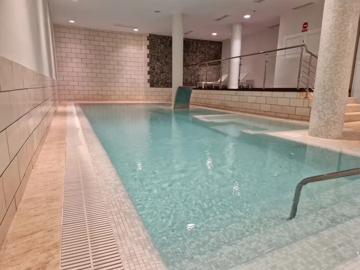 b6e596d6-9f30-46a6-98f4-aac584c77430