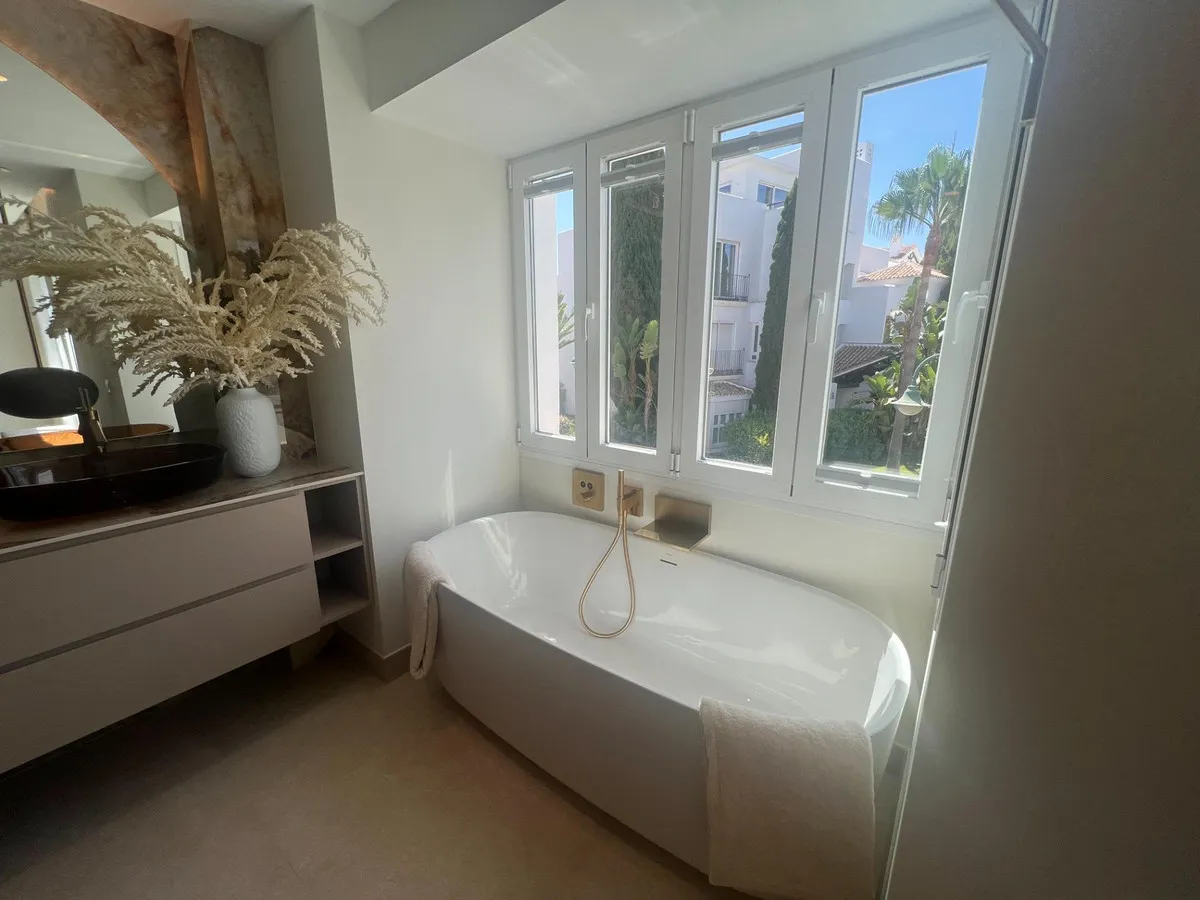 5948d542-3f33-44ed-8bbc-4739d0f0efb5