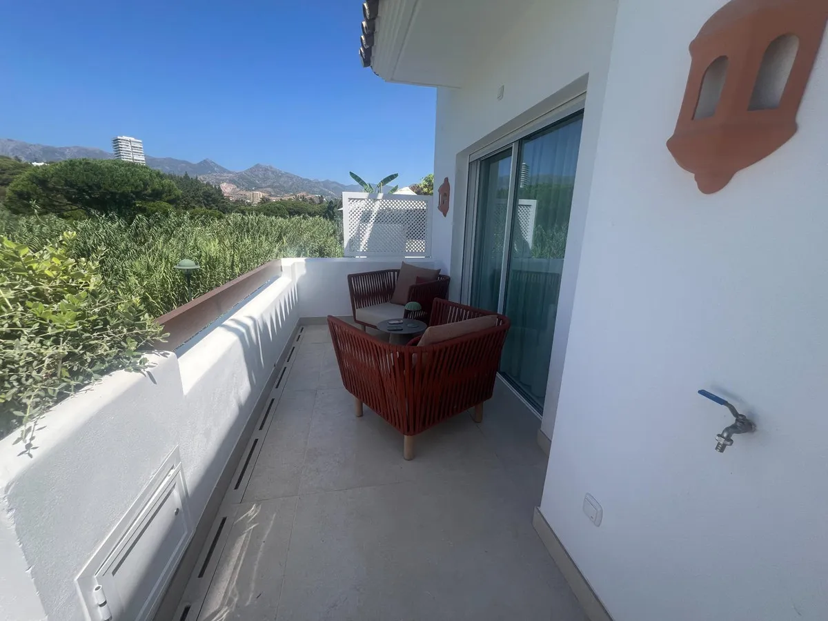 aef4f825-504f-49e4-bc51-9975c291428a