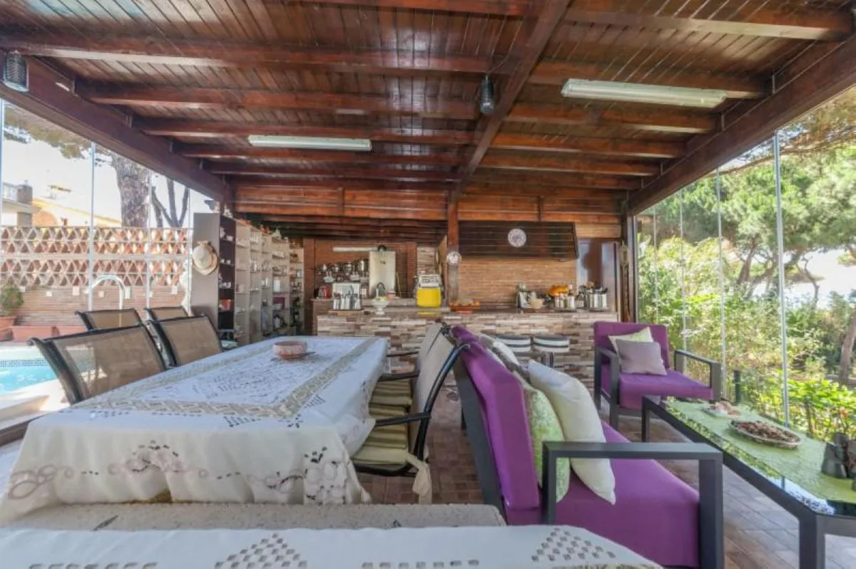 49fac117-fd81-4663-b35d-d42b119656a8