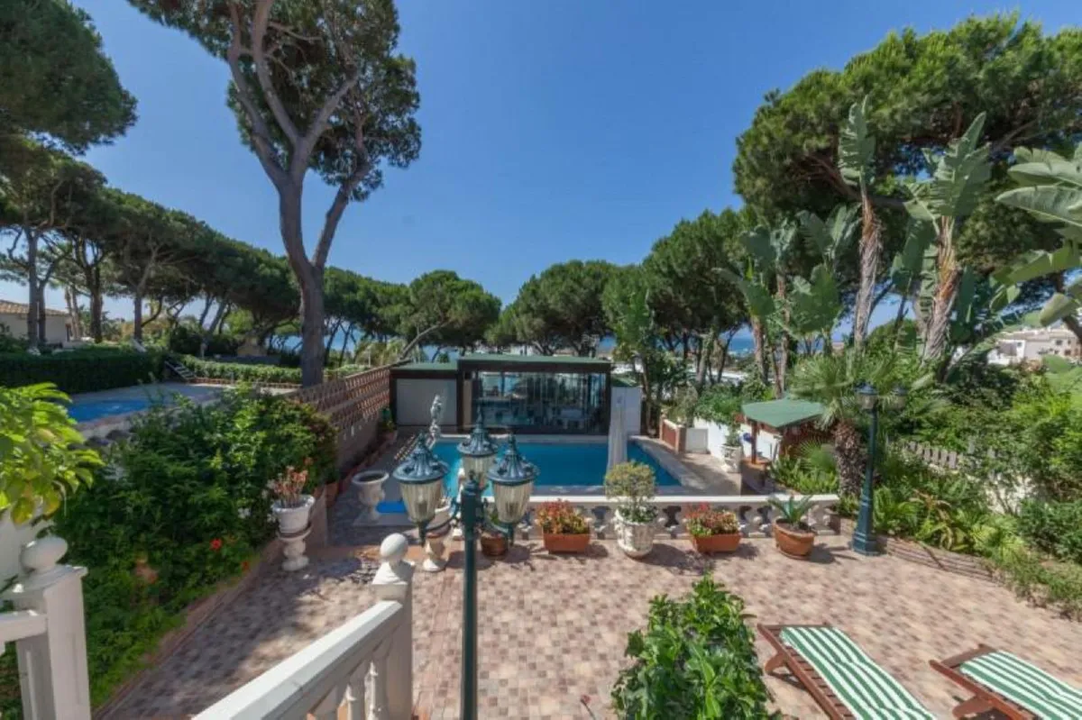 e9b786e0-6974-4f3a-82d4-ee60788e3b35