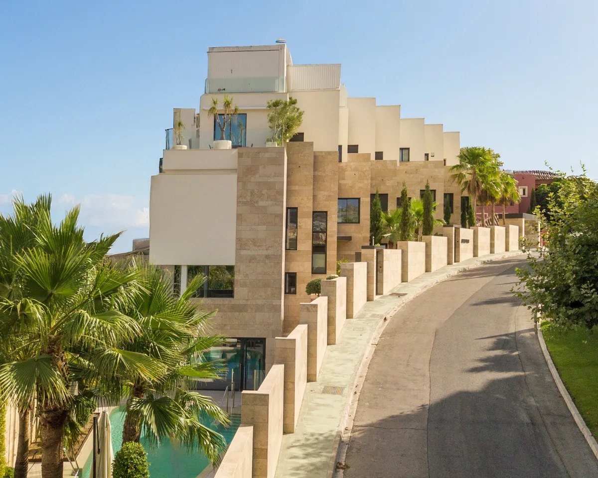 a564d9d1-a8c4-456f-b05c-bc47412c5031