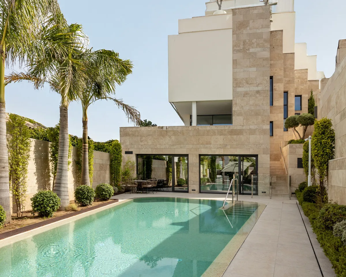 b847bf19-d361-418b-80d3-d77c93f53740