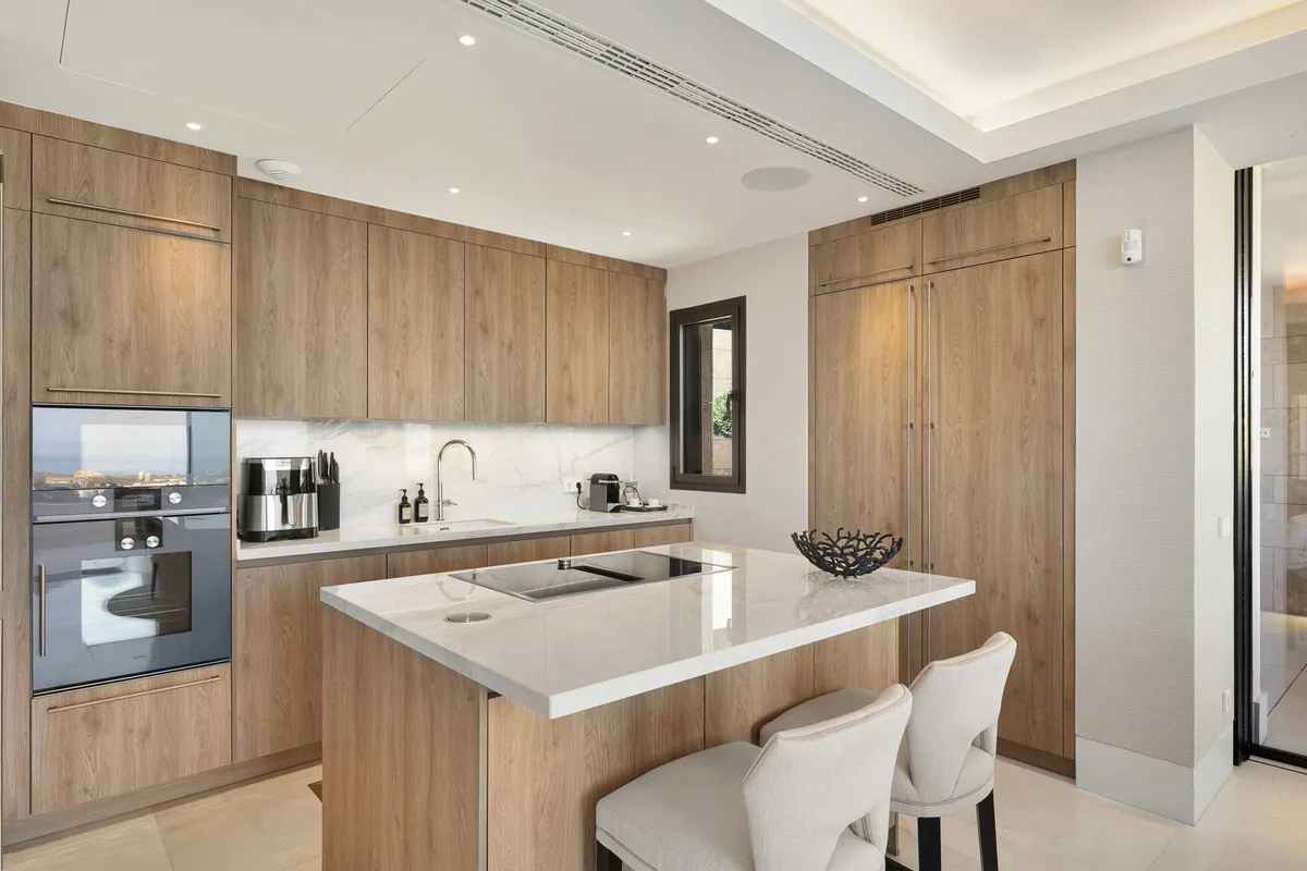 f4db8f36-5676-4361-98ca-897ad64ad37f