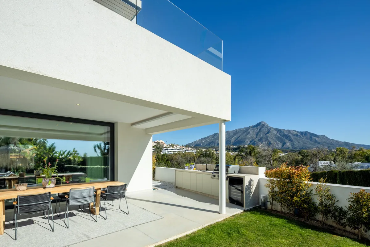 2f43da24-c4c1-4091-a77d-440d7d7ced67