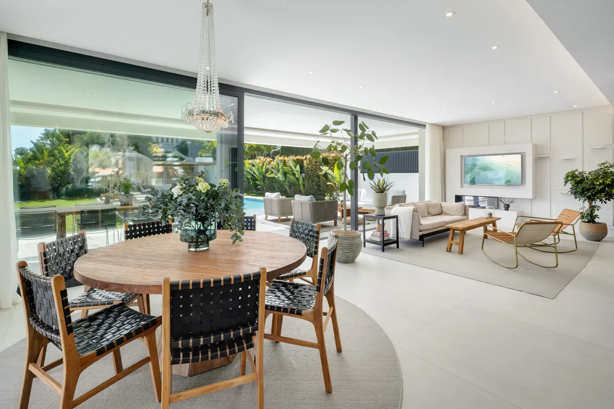 40d06472-5325-4e94-b876-c25ee0a77494