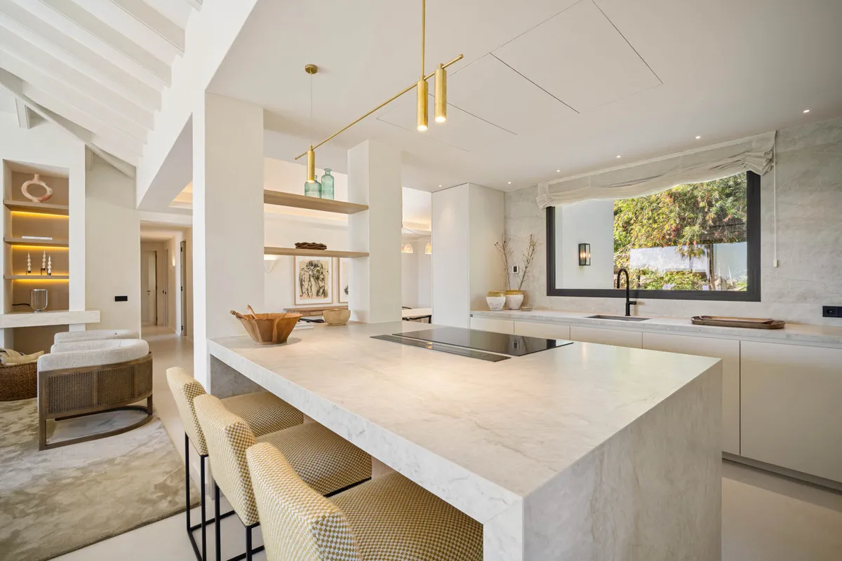 c31fcc37-8942-4f8e-bf52-53c039a1ade5