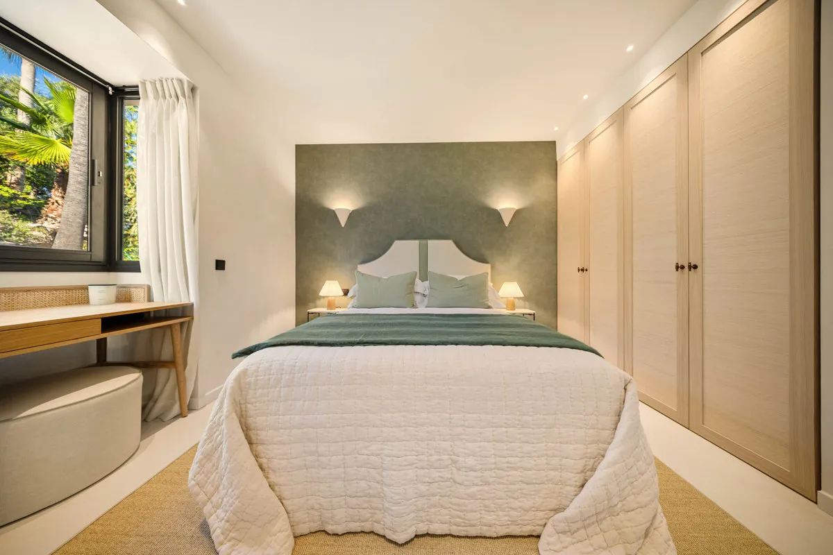 dc8f46cd-181c-45a9-98dd-116e0ce32a93