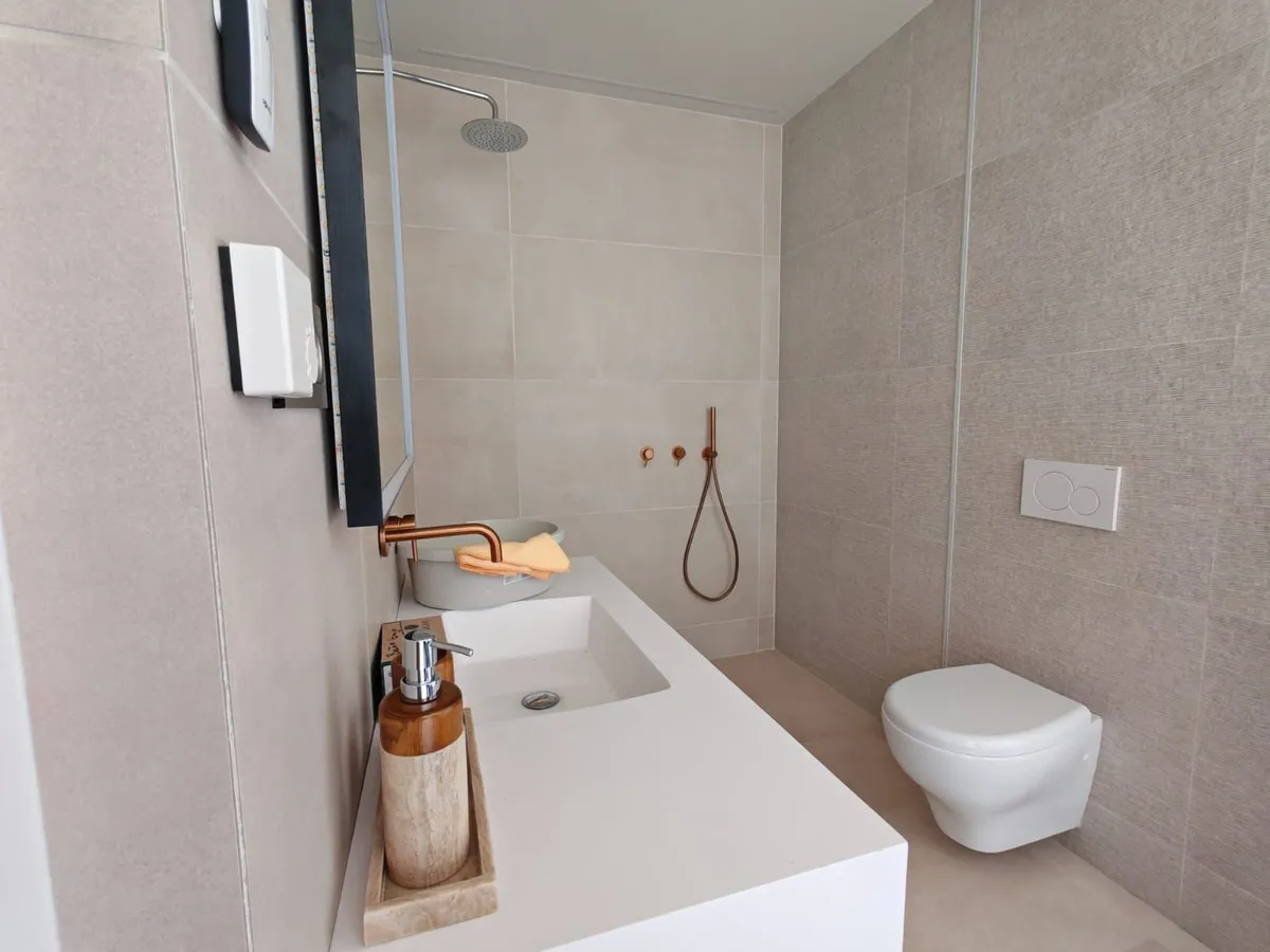 50023438-d47d-4e72-9f03-47eec79991be