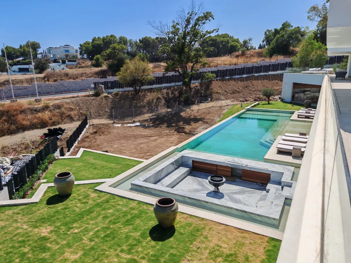 73f0e4d4-c76d-4c2e-8d7a-345e2b3938bf