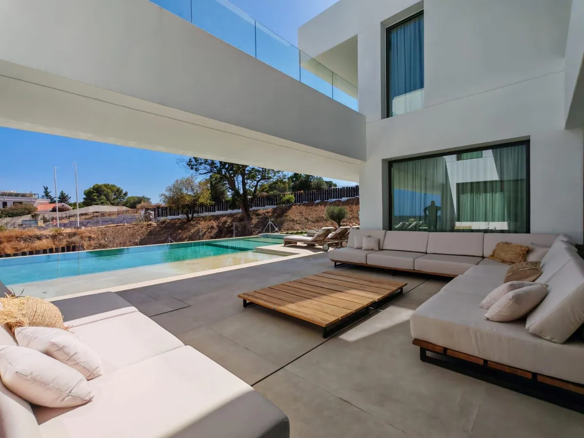 9e1d90bf-bf4a-4e54-8da8-49517de41421