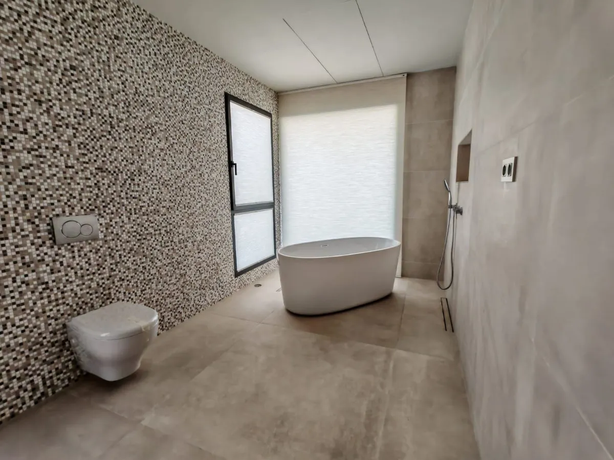 d2a2fe57-d191-4bec-be75-788c196d5a86