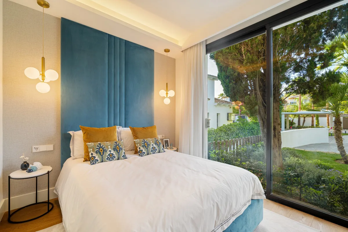 12e82964-61f5-469f-afdb-4418ae4d9234