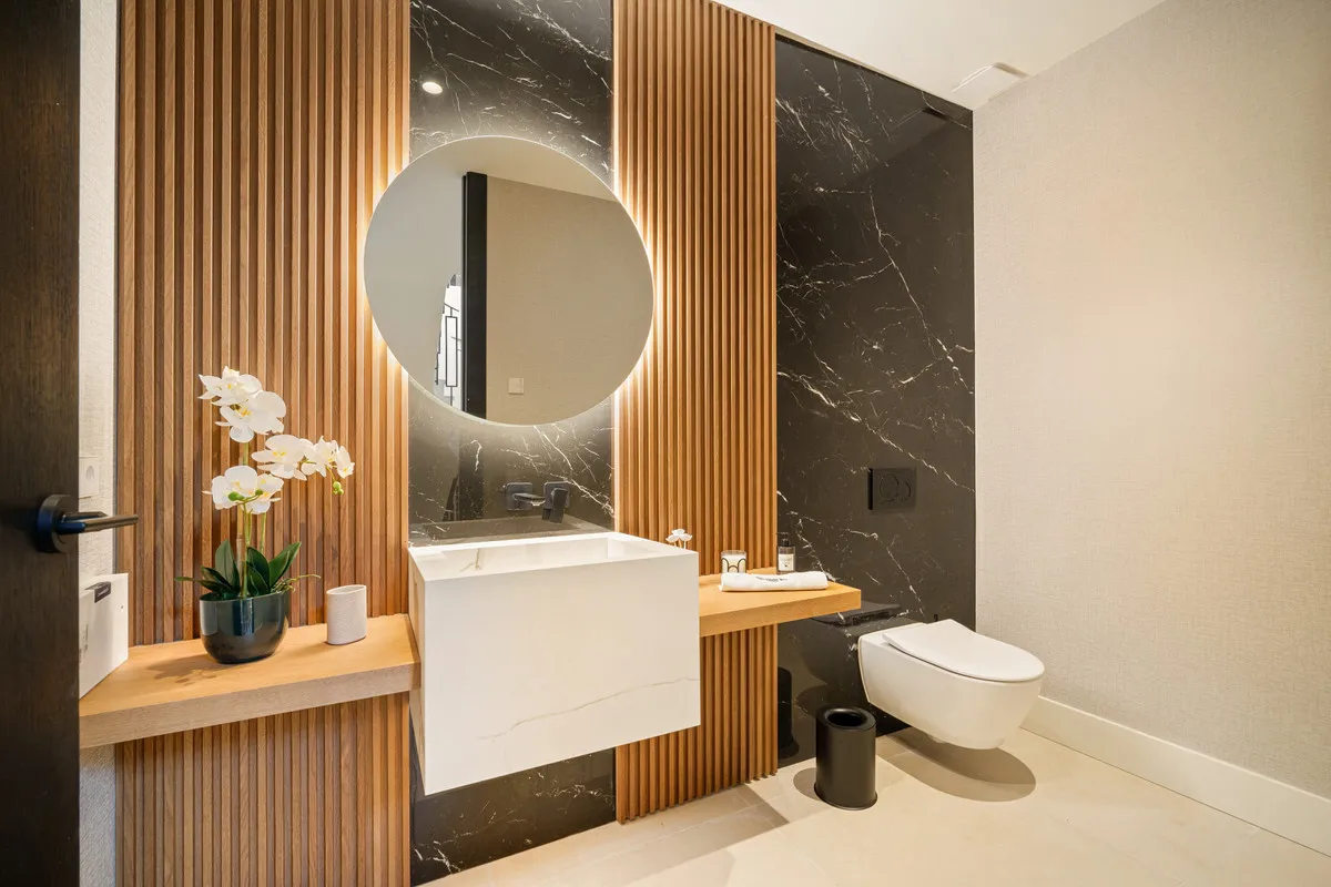 f1b6e6e8-c0ff-476a-8b7b-b56e49c1e8d0