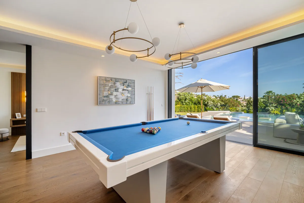 fb4b98fe-1384-4fb1-9e71-4bcfb98a6a09