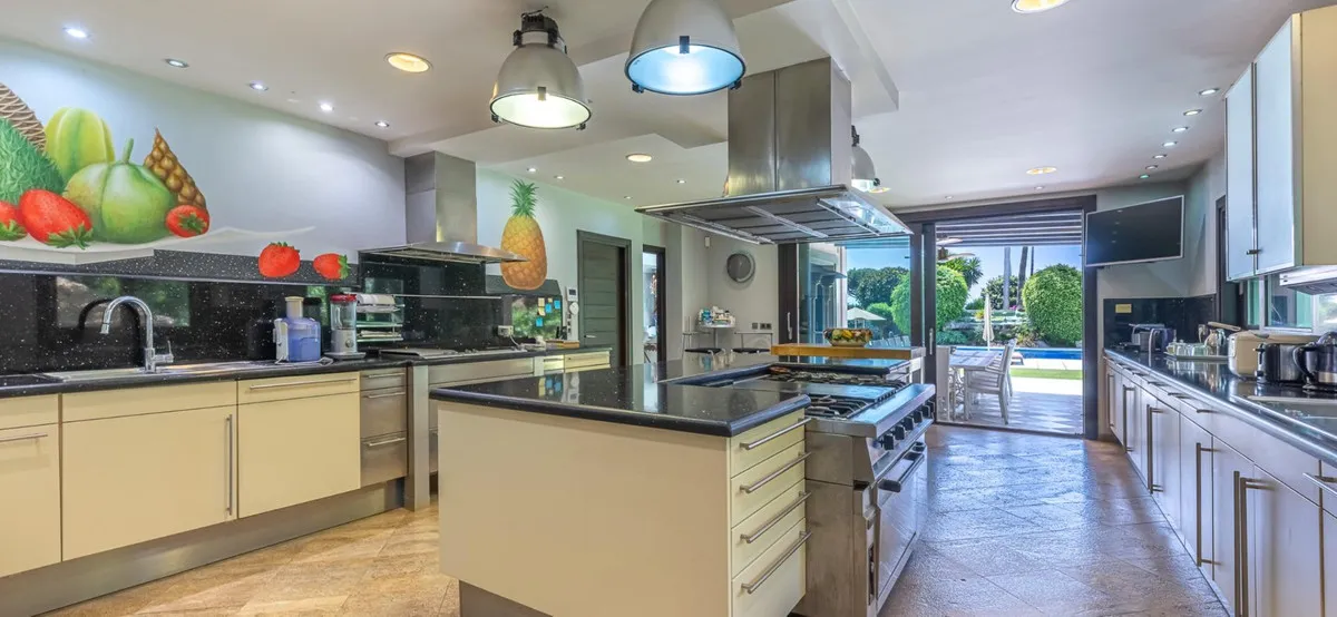 06bc1cfa-b48e-41dc-ba83-fb06585ae483