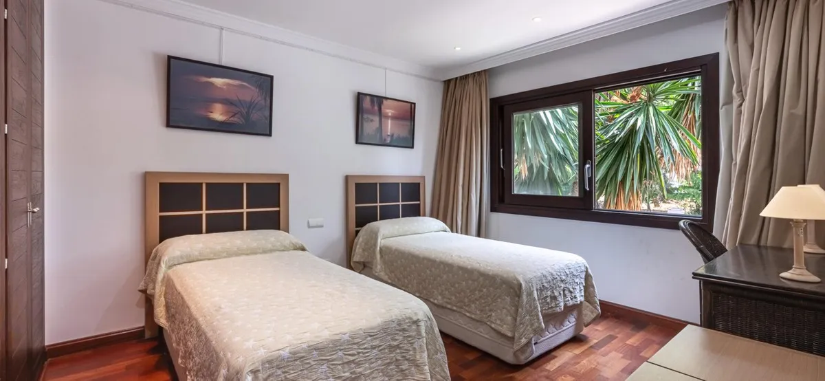 404fa6b6-cc24-4f4d-ba37-cdf805329425