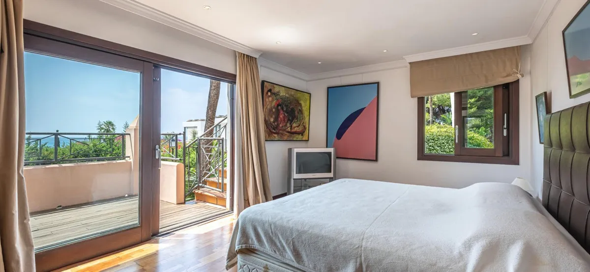 7303897f-867e-4902-abf2-14c8abf93ebf