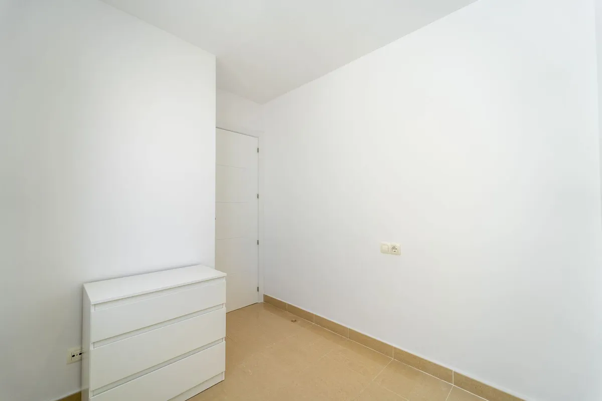 6daf3286-60c7-44a8-acfd-7be4ac245599