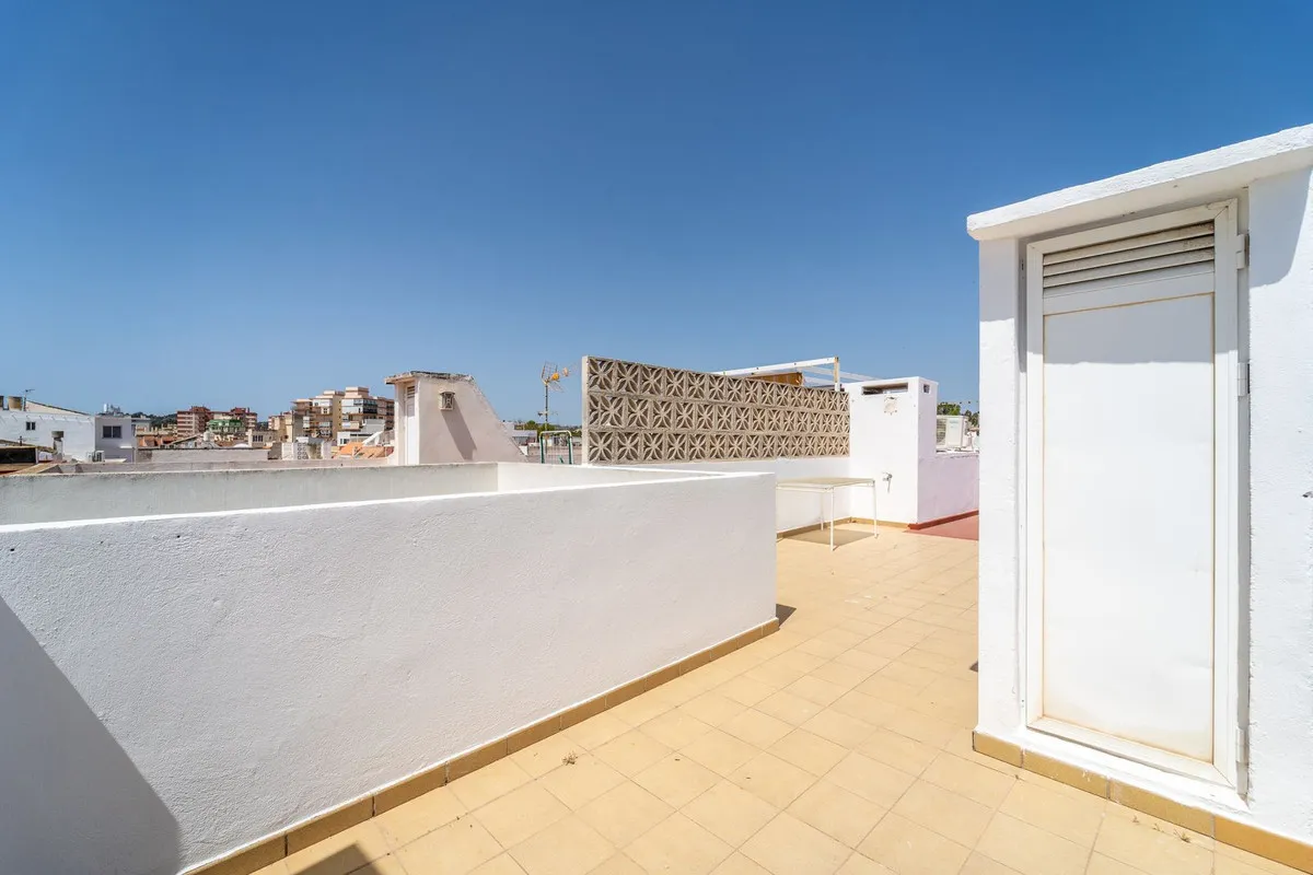 e32356e2-23ff-485c-bd98-cfee0c39abfb